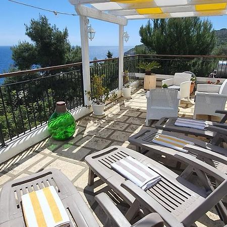 Casa Vacanze "Il Carrubo" Gagliano del Capo Ngoại thất bức ảnh