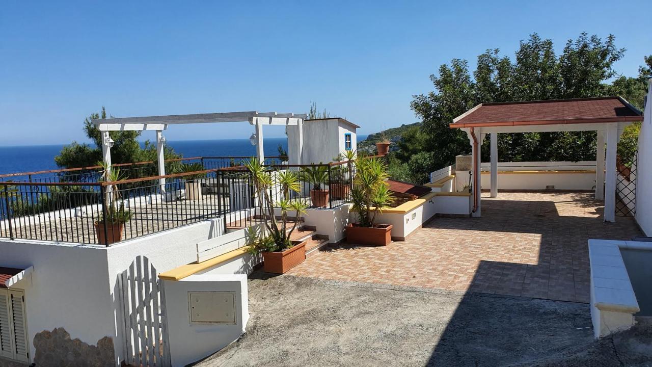 Casa Vacanze "Il Carrubo" Gagliano del Capo Ngoại thất bức ảnh