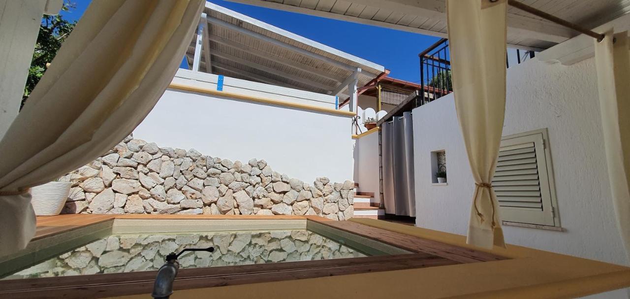 Casa Vacanze "Il Carrubo" Gagliano del Capo Ngoại thất bức ảnh