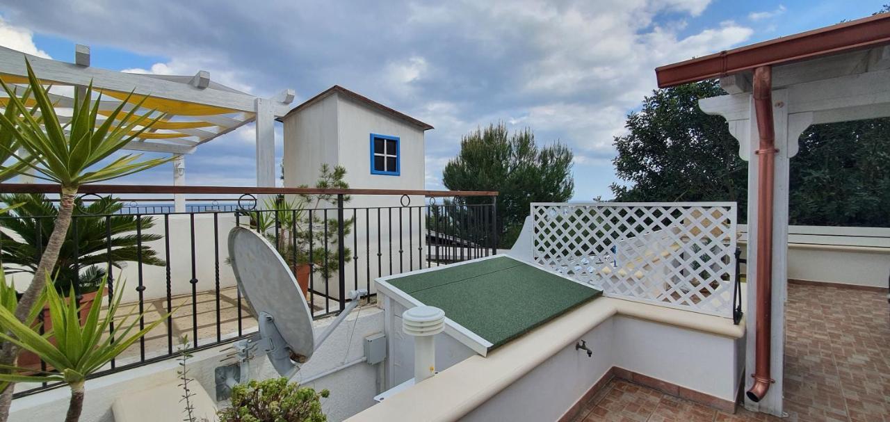 Casa Vacanze "Il Carrubo" Gagliano del Capo Ngoại thất bức ảnh