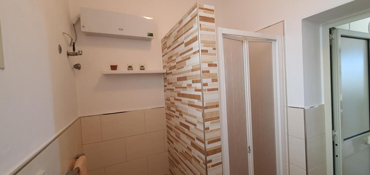 Casa Vacanze "Il Carrubo" Gagliano del Capo Ngoại thất bức ảnh